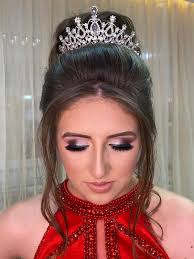 ✨Dia para homenagear a quem com pincéis, batons, sombras e outros detalhes,  conseguem criar o que a imaginação permitir. O excelente trabalho do  maquiador, proporciona uma elevada auto-estima e até mesmo mudanças