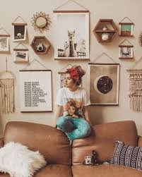 The Mid Century Modern Decor On A Budget That S Perfect For Your Dorm Room In 2020 Mid Century Modern Decor Living Room Decor Rustic Mid Century Modern Living Room