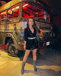 Wähle jetzt deine online videothek aus amazon, maxdome. Larissa Manoela Clothes Outfits Brands Style And Looks Spotern