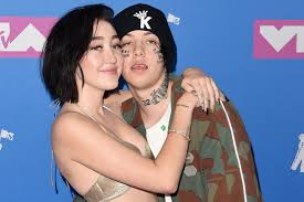 In 2016, she released her debut single make me, featuring vocals from labrinth. Noah Cyrus And Lil Xan Break Up