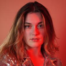 Iris Thorne's Instagram, Twitter & Facebook