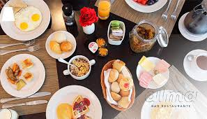 Después le preguntó si quería ir a desayunar con él y la muchacha le dijo que no podía y que ya había desayunado en su casa. Los Mejores Buffet De Lima Alma Casa Andina Mesa 24 7
