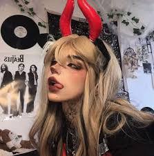 Barbara Horacek's Instagram, Twitter & Facebook