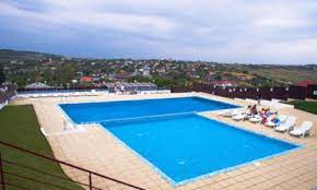 Iasi, la 15 km de orasul targu frumos. Piscina Colt De Rai Iasi Piscine Iasi