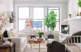Danielle Moss Chicago Apartment Tour The Everygirl Desk In Living Room Chicago Apartment Living Room White