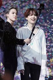 Lagu baru carta 40 era januari 2020. Vanhtran Adli Kullanicinin Yoonmin Panosundaki Pin Sarkicilar Romantik Romanlar Muzik Grubu