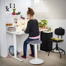 Kinderschreibtisch Finden Tipps Fur Den Kauf Das Haus Kinderschreibtisch Ikea Kinderschreibtisch Kinder Schreibtisch