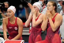 At the australian swimming trials in adelaide she set a new commonwealth record in the 100m butterfly; 6pjnpveb7qw3em