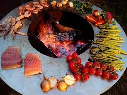 Cuisson Au Brasero De Legumes Grilles Viandes Poissons Ou Encore Fruits De Mer Brasero Design Contemporain Savoureux