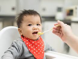 Napping more than that can impact nighttime sleep and lead to split nights (where a baby stays awake for hours during the night), or early waking in some cases. Sleep And Feeding Schedule For Your Six To Nine Month Old Baby