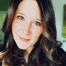 Peggy Nagy's Instagram, Twitter & Facebook