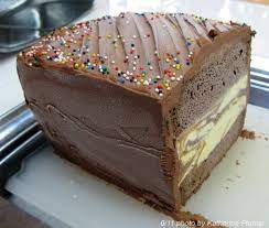 Chocolate Ice Cream Cake With Baskin Robbins Gold Medal Ribbon Ice Cream Chocolate Ice Cream Cake Cake Ice Cream Cake