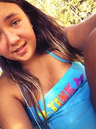 Destiny Broughton (@Hey_im_destiny)