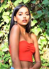 She made her film debut in the 2018 hindi film october, and went on to star in the tamil film adithya varma and the american science fiction series pandora (both 2019). Banita Sandhu Age Height Biography 2020 Wiki Movies Boyfriend