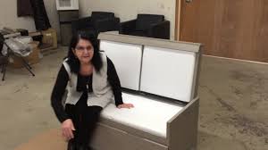 Ouverture sécurisée des tiroirs il faut faire basculer la poignée pour ouvrir les tiroirs, pas de risque d'ouverture des tiroirs en cours de déplacement. Bancof Le Meuble 4 Fonctions Banquette Coffre Rangement Tiroir Youtube