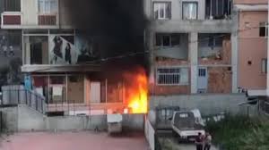 Ateşin kendi başına beyne hasar vermesi için 41,5 derecenin üzerine çıkması gerekir. Anf Atesin Cocuklari Inisiyatifi 4 Kentte Eylem Yapti