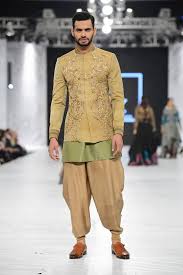 Maira khan designer bridal dresses store islamabad with latest pakistani wedding and party dresses. Hsy Golden Embroidered Sherwani Designs 2016 2017 Wedding Dress Men Designer Clothes For Men Indian Men Fashion