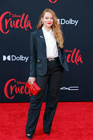 With emma stone, emma thompson, joel fry, paul walter hauser. Cruella Herself Would Approve Of Emma Stone S Premiere Look British Vogue