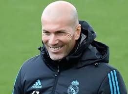 Ar ربما كان زين الدين زيدان يتأمل اليوم هذه الحكمة الإغريقية القديمة. Ø²ÙŠÙ† Ø§Ù„Ø¯ÙŠÙ† Ø²ÙŠØ¯Ø§Ù† ÙŠÙ†Ø§ÙØ³ Ø¨ÙŠÙƒÙ‡Ø§Ù… ÙÙŠ Ø¥Ø¹Ù„Ø§Ù† Ø¬Ø¯ÙŠØ¯ ÙÙŠØ¯ÙŠÙˆ