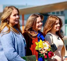 Geminin pruvasının yanında askerler için bir bölüm vardı. Prinses Amalia Prinses Alexia Prinses Ariane Facebook
