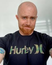 Brett Reader's Instagram, Twitter & Facebook