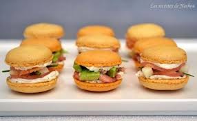 Macarons Aperitifs Au Curry Saumon Fume Pommes Et A L Avocat Et Crevettes Grises Saumon Fume Recette Macaron Recette Saumon Fume