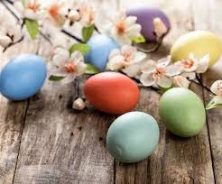 Vom alege oua cu coaja cat mai alba, astfel culoarea va prinde cat mai frumos. ReÅ£ete De Paste OuÄ Vopsite Natural FÄrÄ Vopsea ChimicÄ