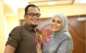 Join facebook to connect with liza hanim and others you may know. Berapa Banyak Pisau Melekat Kat Belakang Kita Ni Bang Liza Hanim Dedah Orang Terdekat Tikam Dari Belakang Gempak