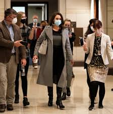 A poll carolyn long paid for says she's ahead herrera beutler is running for her fifth term in congress. Ybwiznrdympqzm