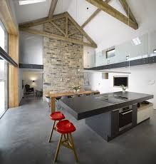 La Seconde Vie D Une Vieille Grange Planete Deco A Homes World Interieur De Cuisine Cuisines Design Vieille Grange