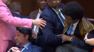 Peyton Manning's former roommate responds 'mooning' incident