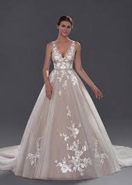 Regardless of the size of your wedding, we can meet your every need. Designer Bridal Looks For Less Azazie Blog