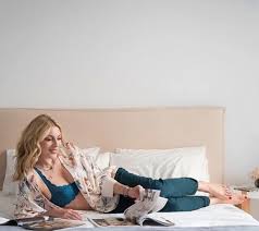 Check spelling or type a new query. Smaragda Karydh To Yperoxo Spiti Ths Katw Apo Thn Akropolh Panemorfo People Amp Style Eidhseis