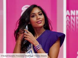 Diffusée en direct sur la chaîne tf1, elle a couronné la nouvelle ambassadrice de la beauté française. 2020 Clemence Botino Miss France 2020 Unlucky I Would Find It Indecent To Complain Femme Actuelle Le Mag