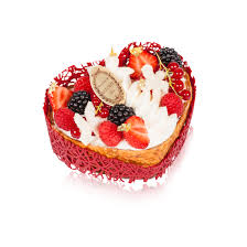 Laduree Coeur Juliette Caramelized Puff Pastry Red Berries Jam Jasmine Light Mousse Red Berries Macaron Saint Valentin Idee Gateau
