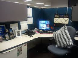 So whether you have a business out of your home or commute to. Very Similar To My Cube Layout Cubicle Makeover Cubicle Decor Office Cubicle Decor
