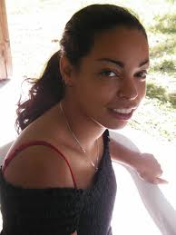 Laetitia DELAMARE, 43 ans (GRENOBLE, BASSE TERRE)