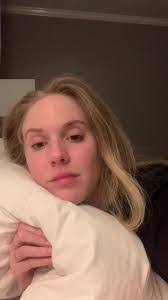 Leah Snell's Instagram, Twitter & Facebook