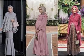 25+ model kebaya kutu baru berhijab untuk wanita muslimah via idemodelkebayamodern.com. 10 Inspirasi Gaya Hijab Ibu Hamil Untuk Kondangan Cantik Ya