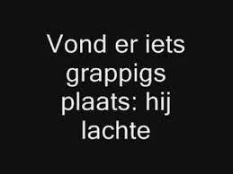 En le voyant sortir de son camion chasser les papillons d'afrique les cannibales en le traitant d'espion l'arrêtèrent sans façon de suite. Monsieur Cannibale De Vertaling Youtube