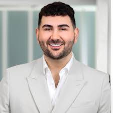 Jeannie Yang's Instagram, Twitter & Facebook