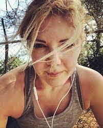 Rhonda Crumpton's Instagram, Twitter & Facebook