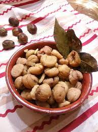 In questo articolo parleremo delle castagne. Castagne Lesse O Bollite Piatti Della Tradizione Contadina Ricette Dolci
