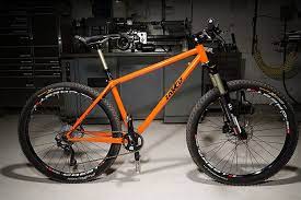 it s ironic that for a city as large as new york space is such a rare commodity more often than not frame builders have t mtb cycles mountian bike city bike