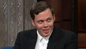 In case you hadn't heard, the actor behind it's pennywise is actually quite handsome. Video Bill Skarsgard Teaches Stephen Colbert How To Do The Pennywise Smile Bloody Disgusting