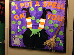 Halloween Bulletin Boards For Preschool Bing Imagenes Halloween Classroom Door Decor Birthday Bulletin Boards Halloween Bulletin Boards