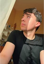 Marina's Stunning Performance in Cuntissimo