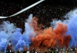 La hinchada de independiente medellín se ha caracterizado por mostrar su rechazo a los malos manejos que ha desencadenado los pobres resultados en el cuadro 'poderoso'. Hinchada Del Medellin Reacciono Ante El Nombramiento De Los Rescalvo El Mundo