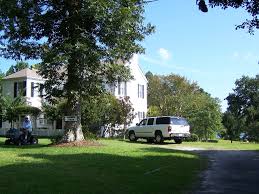 Mooie en sprookjesachtige locatie (meestal in north carolina), romantiek, een dramatische twist, acteurs die niet alleen voor hun acteertalent zijn gecast en een einde waarbij de emoties van de kijker worden getest. The Filming Locations Of Dawson S Creek Iamnotastalker