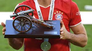 Fransa'nın şampiyonluğu ile tamamlanan fifa dünya kupası'nda en golcü isim de belli oldu. Avrupa Nin 5 Buyuk Liginin En Az 2 Sinde Gol Krali Olanlar